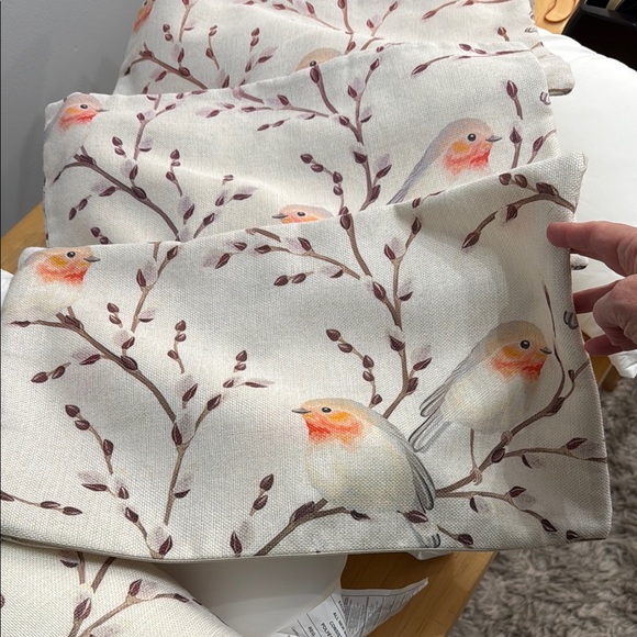 2-PIECE-SET ACCENT PILLOWS BIRDS BRANCHES & BUDS WITH NEW UTOPIA PILLOW-INSERTS - Picture 9 of 14